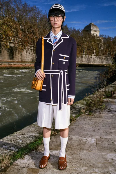 Look 22